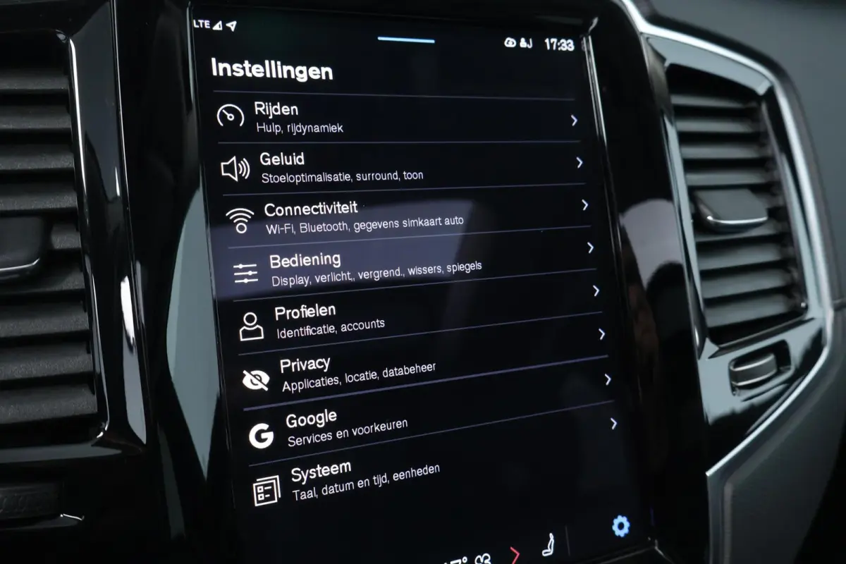 2.0 T8 Recharge AWD Plus Dark |PANO|HARMAN KARDON|MATRIX|LEDER|7P|360 CAMERA|LONG RANGE|CARPLAY