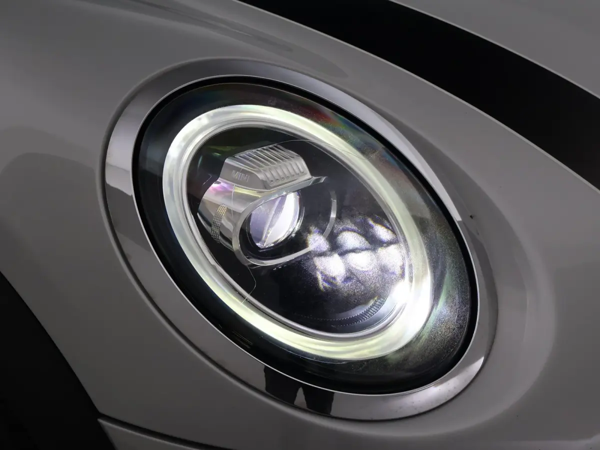 1.5 COOPER AUT. WHITE SILVER + LED | UNION JACK ACHTERLICHTEN | APPLE CARPLAY | STOELVERWARMING