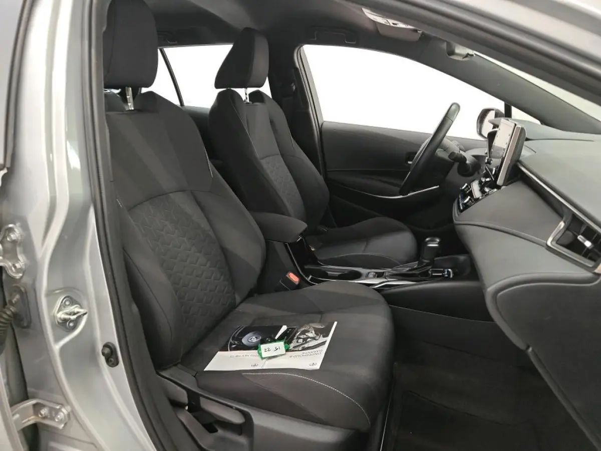1.8 HYBRID ACTIVE I P-CAMERA I APPLE CARPLAY I ANDROID AUTO I NAVIGATIE I CLIMATE CONTROL