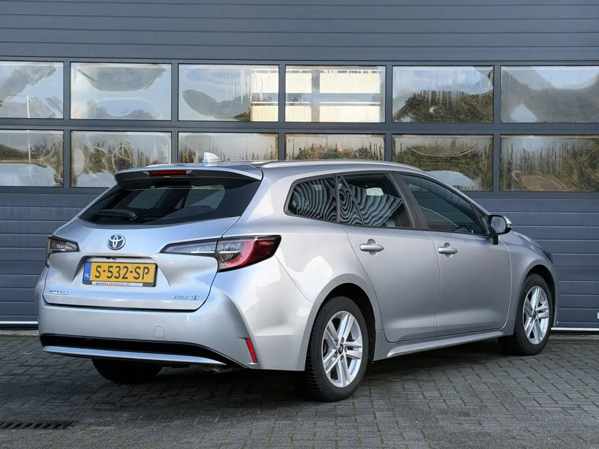 1.8 HYBRID ACTIVE I P-CAMERA I APPLE CARPLAY I ANDROID AUTO I NAVIGATIE I CLIMATE CONTROL