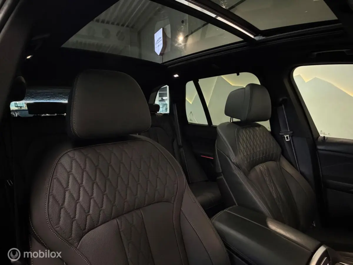 xDrive50e M Sport Panorama/H&K/Brooklyn grey/Massage