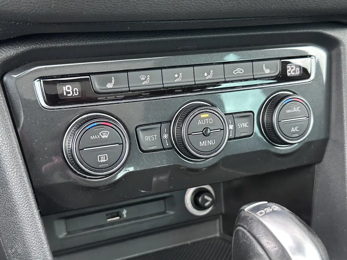1.5 TSI ACT HIGHLINE BUSINESS R I AUTOMAAT I SCHUIF/KANTELDAK I ADAPTIVE CRUISE CONTROL I STOELVERWARMING