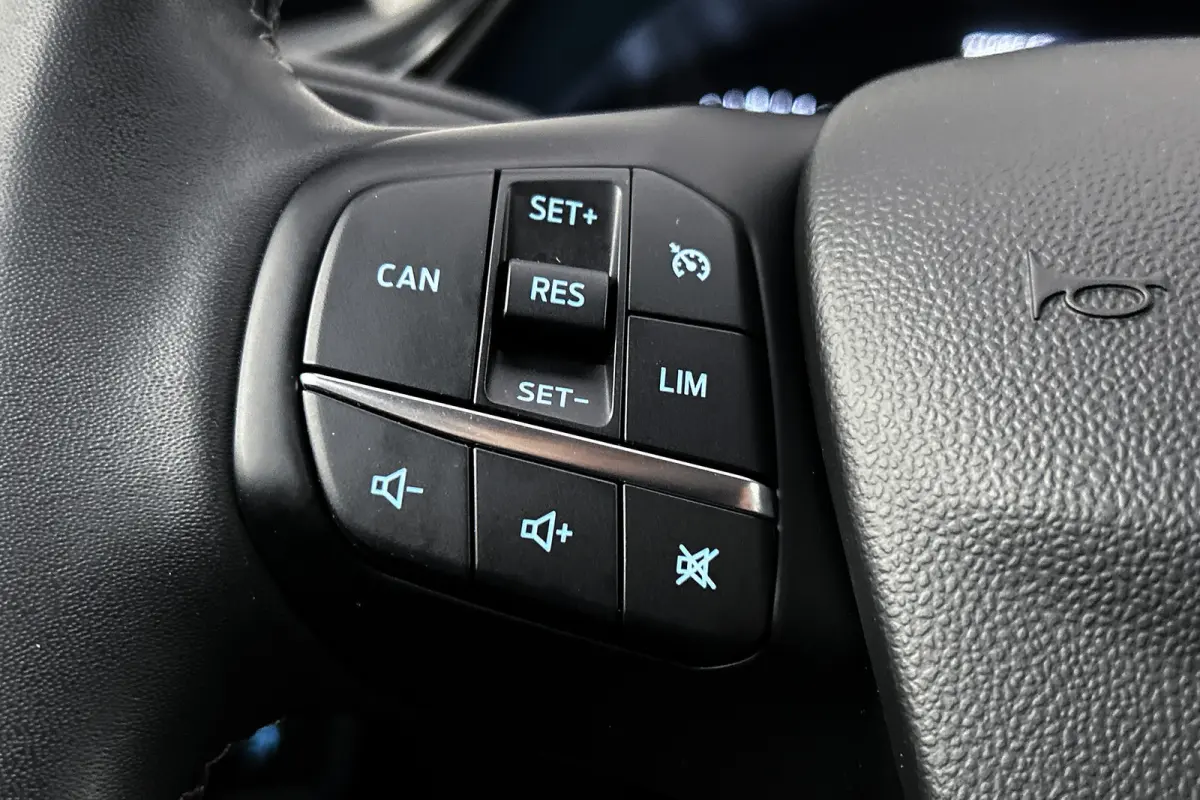 1.0 EcoBoost Hybrid Titanium | LED koplampen | Apple Carplay | Cruise control