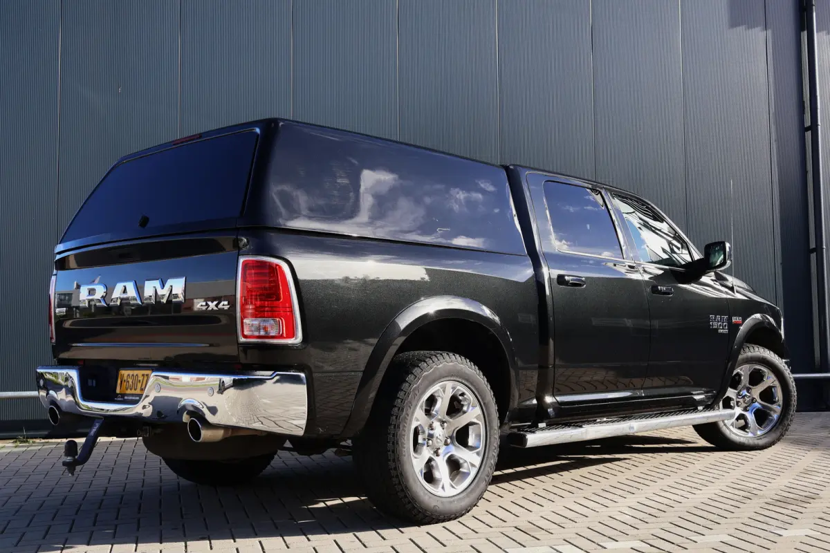 1500 Classic Laramie 5.7 V8 Crew Cab | LPG onderbouw | Camera | Schuif- / kanteldak | Stoel- + Stuurverwarming | Alpine Audio | Trekhaak | Xenon