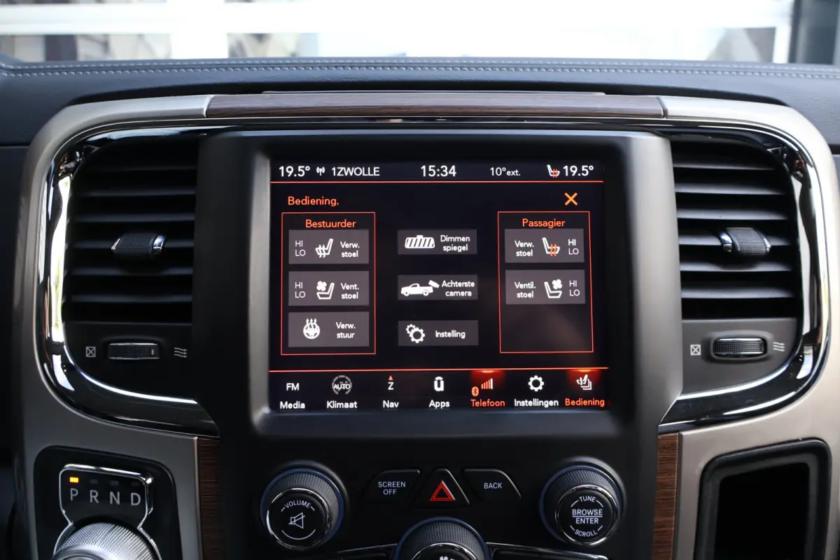 1500 Classic Laramie 5.7 V8 Crew Cab | LPG onderbouw | Camera | Schuif- / kanteldak | Stoel- + Stuurverwarming | Alpine Audio | Trekhaak | Xenon