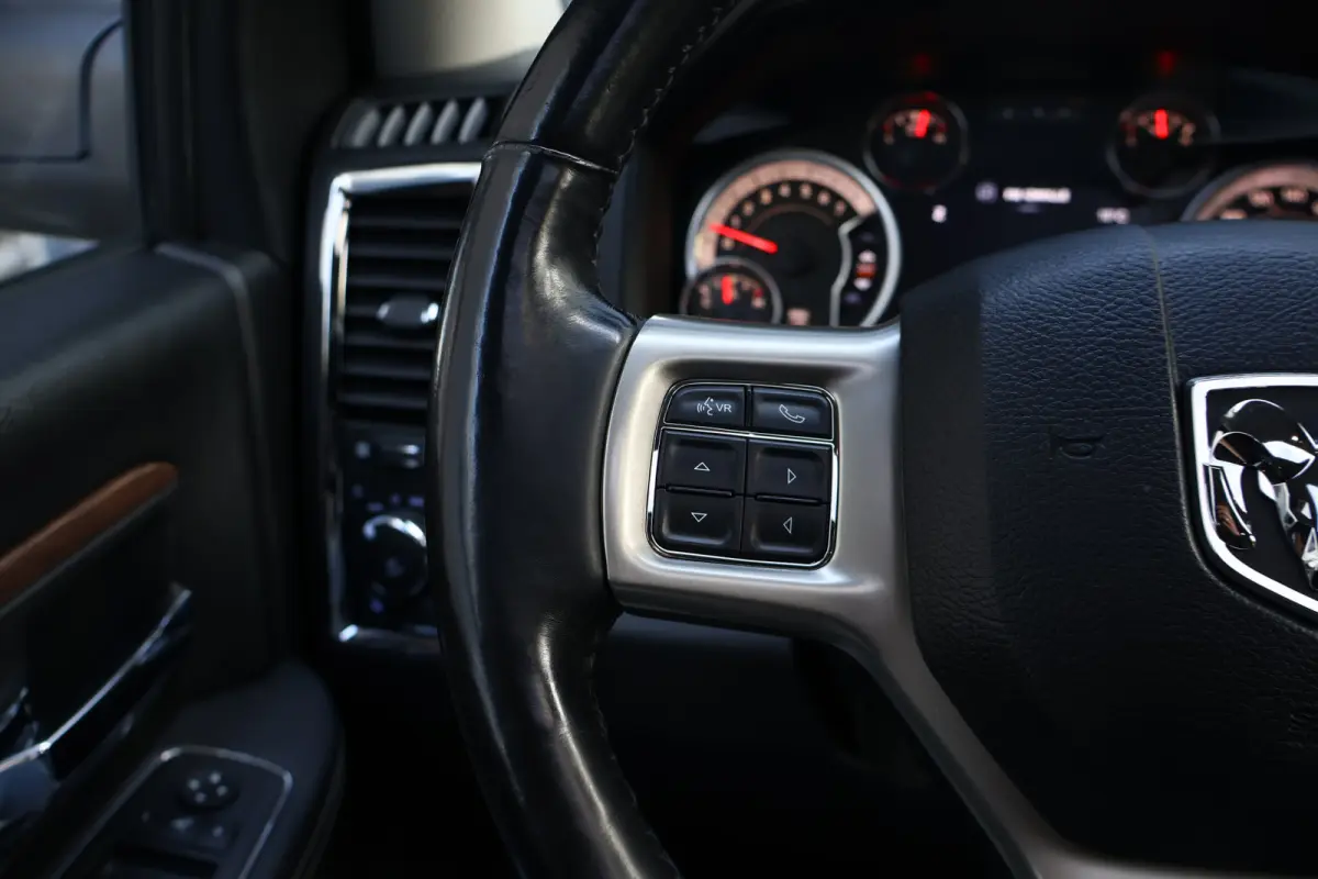 1500 Classic Laramie 5.7 V8 Crew Cab | LPG onderbouw | Camera | Schuif- / kanteldak | Stoel- + Stuurverwarming | Alpine Audio | Trekhaak | Xenon