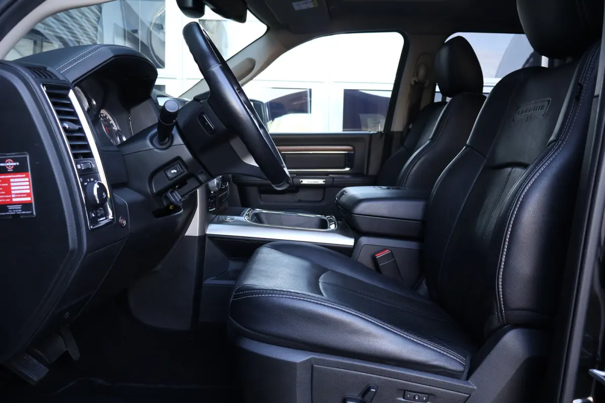 1500 Classic Laramie 5.7 V8 Crew Cab | LPG onderbouw | Camera | Schuif- / kanteldak | Stoel- + Stuurverwarming | Alpine Audio | Trekhaak | Xenon