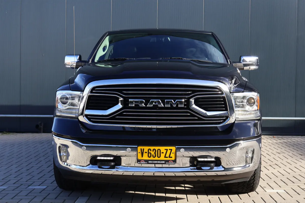 1500 Classic Laramie 5.7 V8 Crew Cab | LPG onderbouw | Camera | Schuif- / kanteldak | Stoel- + Stuurverwarming | Alpine Audio | Trekhaak | Xenon