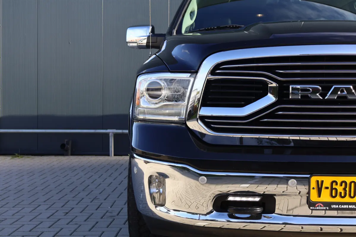 1500 Classic Laramie 5.7 V8 Crew Cab | LPG onderbouw | Camera | Schuif- / kanteldak | Stoel- + Stuurverwarming | Alpine Audio | Trekhaak | Xenon