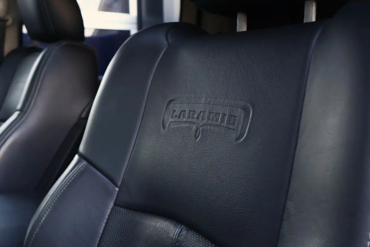 1500 Classic Laramie 5.7 V8 Crew Cab | LPG onderbouw | Camera | Schuif- / kanteldak | Stoel- + Stuurverwarming | Alpine Audio | Trekhaak | Xenon