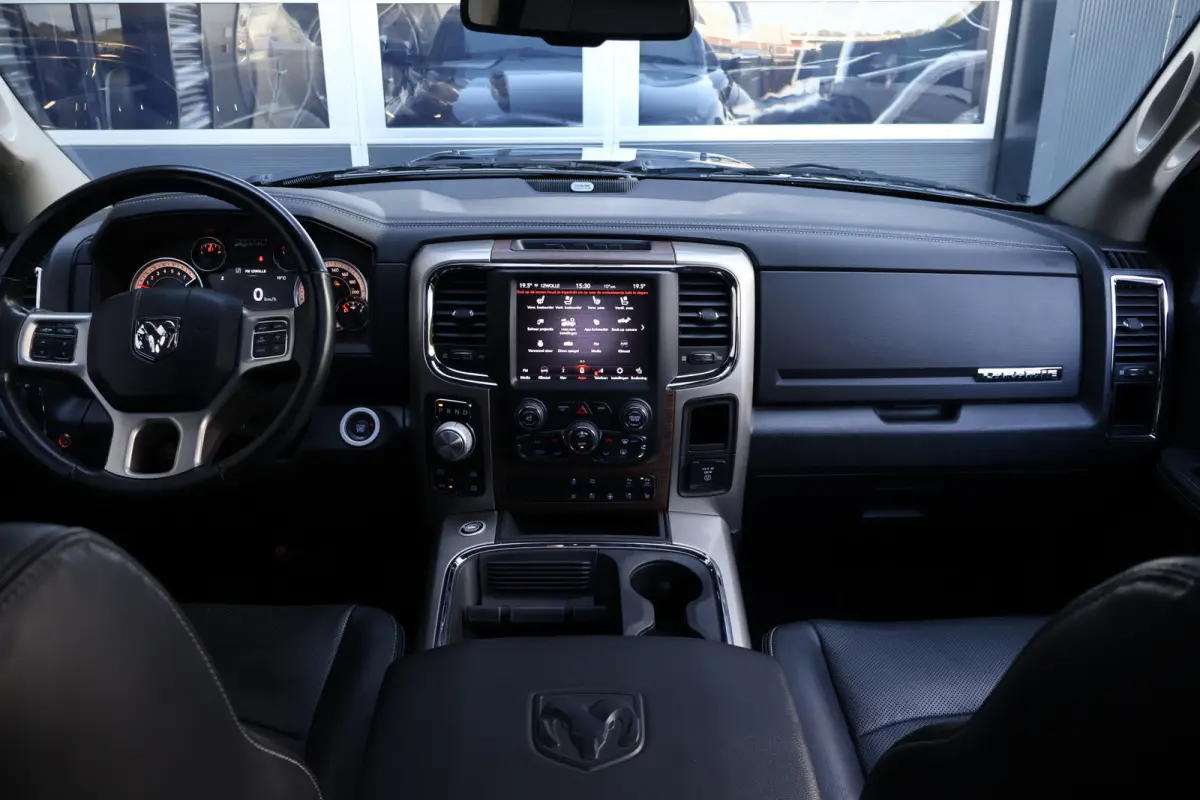 1500 Classic Laramie 5.7 V8 Crew Cab | LPG onderbouw | Camera | Schuif- / kanteldak | Stoel- + Stuurverwarming | Alpine Audio | Trekhaak | Xenon