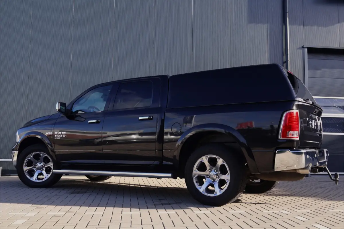 1500 Classic Laramie 5.7 V8 Crew Cab | LPG onderbouw | Camera | Schuif- / kanteldak | Stoel- + Stuurverwarming | Alpine Audio | Trekhaak | Xenon