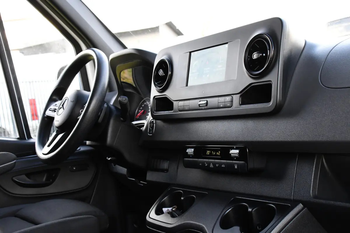 319 3.0 V6 CDI L2H2 RWD AMG Edition Camera, Cruise, Carplay, 190pk, Automaat, Multimedia, LED, Stoelverwarming, Standkachel, Uniek!