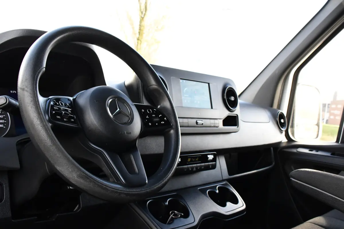 319 3.0 V6 CDI L2H2 RWD AMG Edition Camera, Cruise, Carplay, 190pk, Automaat, Multimedia, LED, Stoelverwarming, Standkachel, Uniek!
