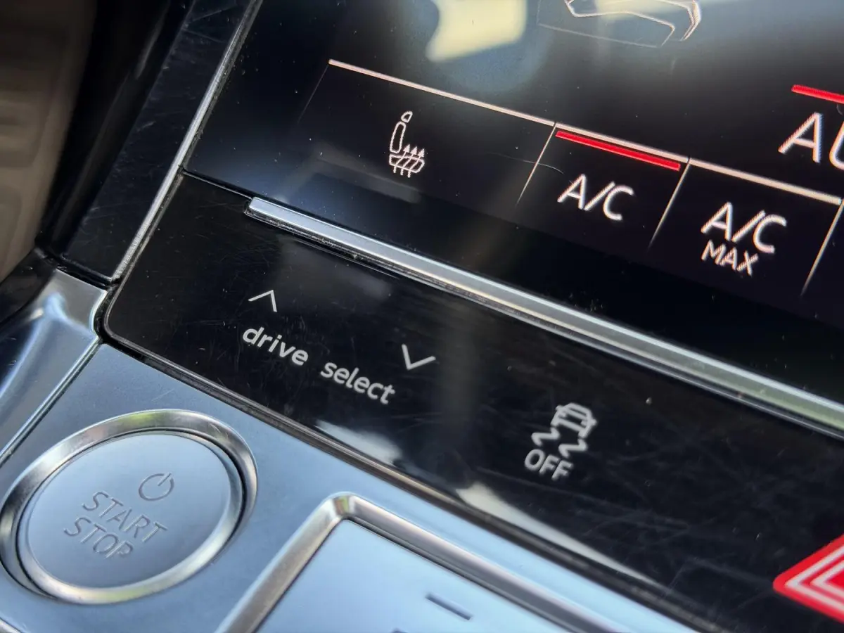 55 quattro S Edition 95 kWh|2e Eig BTW|AFN Trekhaak|Panoramadak|Luchtvering|Bang & Olufson|Nachtzicht|Dealer Onderhouden