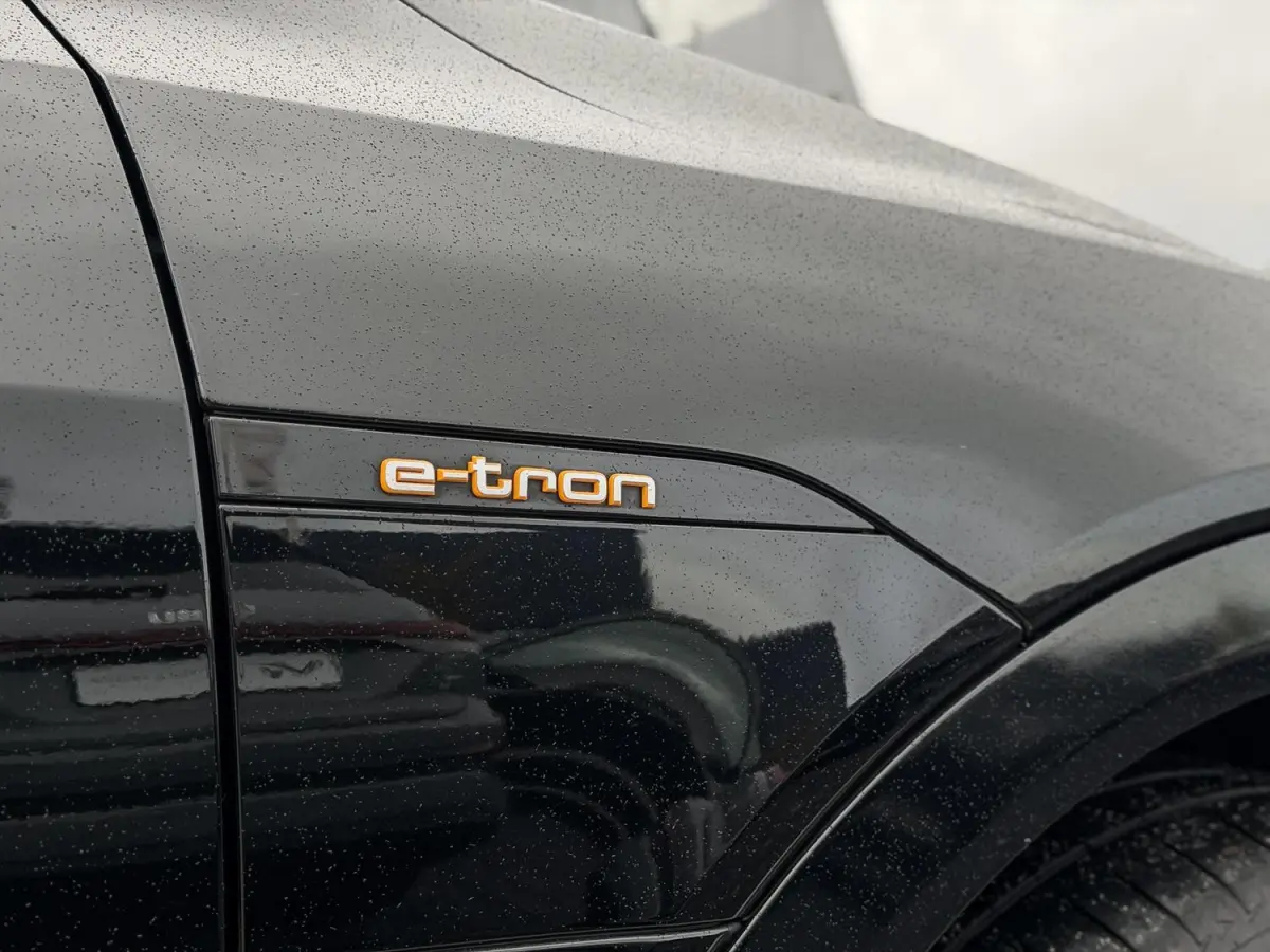 55 quattro S Edition 95 kWh|2e Eig BTW|AFN Trekhaak|Panoramadak|Luchtvering|Bang & Olufson|Nachtzicht|Dealer Onderhouden