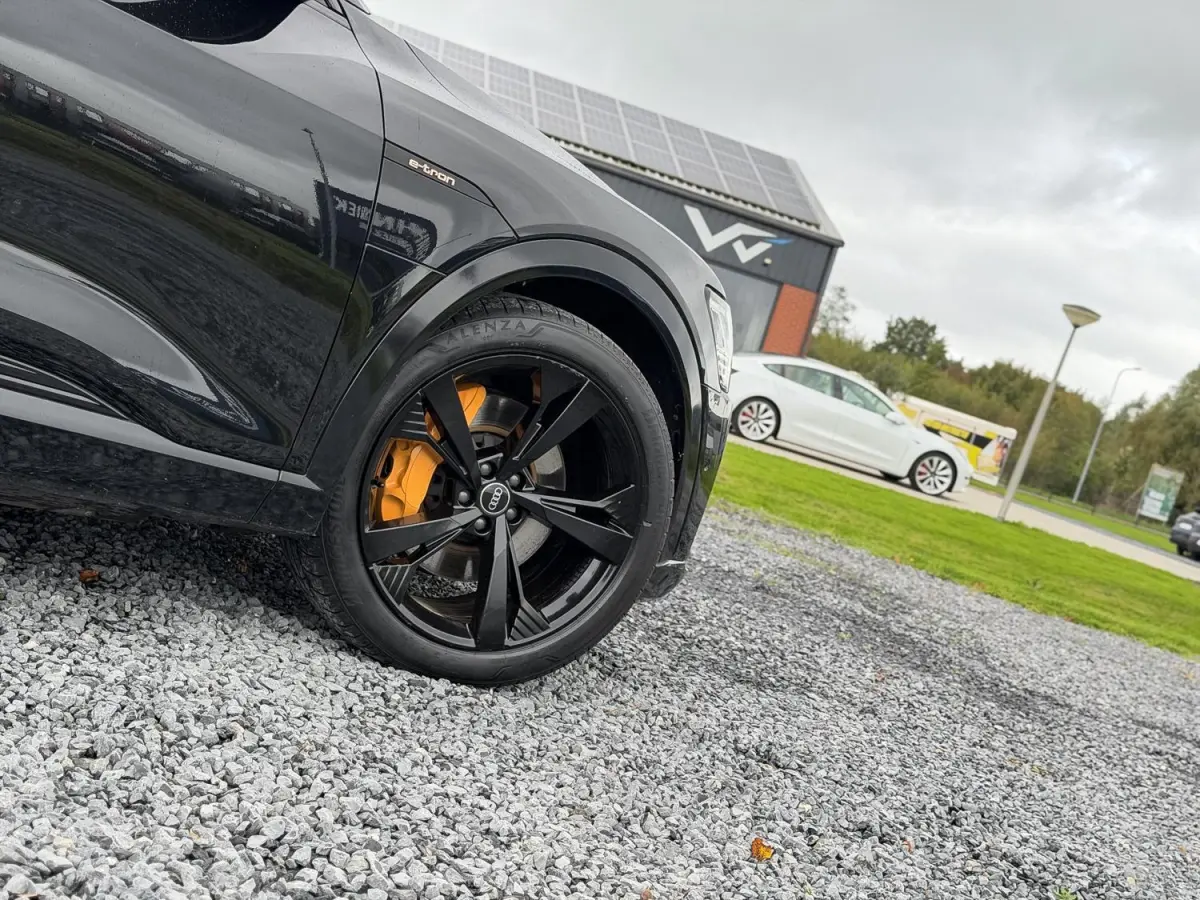 55 quattro S Edition 95 kWh|2e Eig BTW|Trekhaak|Panoramadak|Luchtvering|Bang & Olufson|Nachtzicht|Dealer Onderhouden