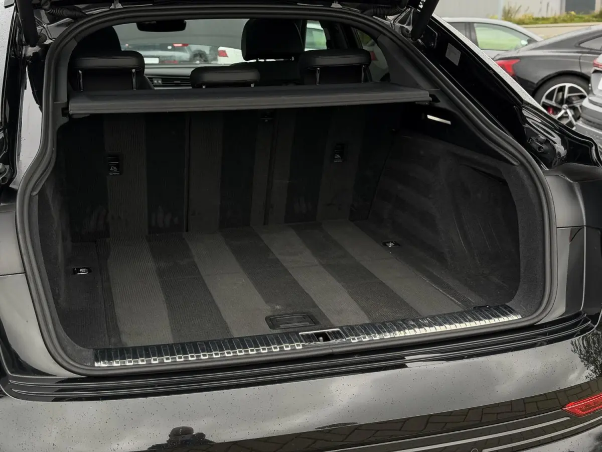 55 quattro S Edition 95 kWh|2e Eig BTW|Trekhaak|Panoramadak|Luchtvering|Bang & Olufson|Nachtzicht|Dealer Onderhouden