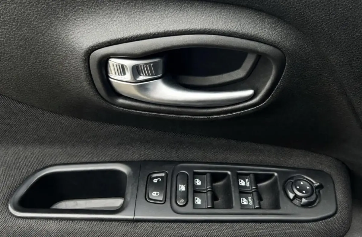 1.6 E-Torq Longitude 110PK | Zeer Nette Staat | Volledige Onderhoudshistorie | Airco | Cruise control | Parkeersensoren | Bluetooth | Isofix | 2 sleutels | APK tot 31-05-2027 |