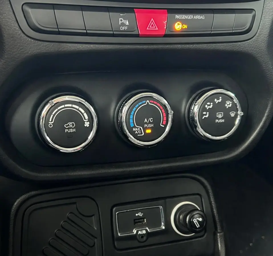 1.6 E-Torq Longitude 110PK | Zeer Nette Staat | Volledige Onderhoudshistorie | Airco | Cruise control | Parkeersensoren | Bluetooth | Isofix | 2 sleutels | APK tot 31-05-2027 |