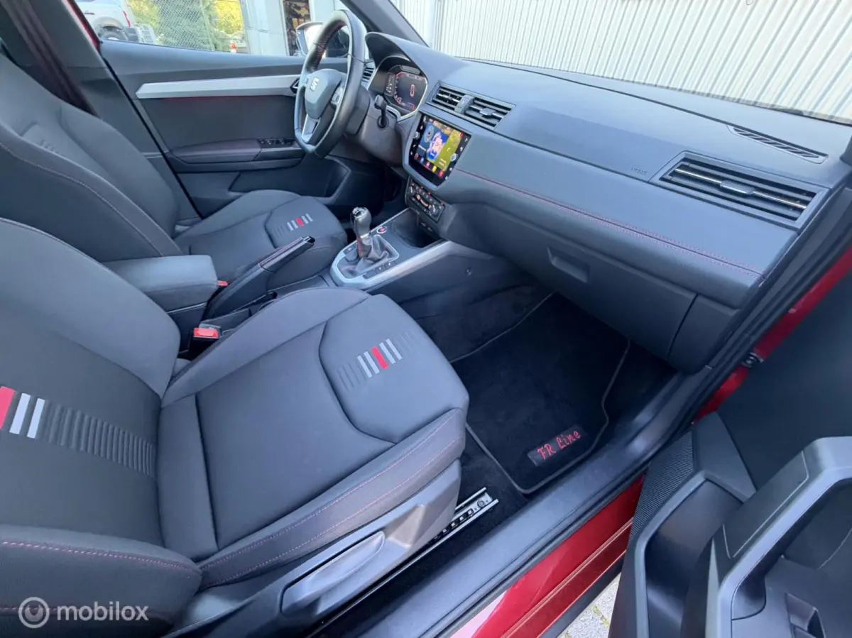 1.0 TSI 110pk FR Business Intense 2021 / Camera / Virtual cockpit / Trekhaak / Keyless / Carplay / NAP