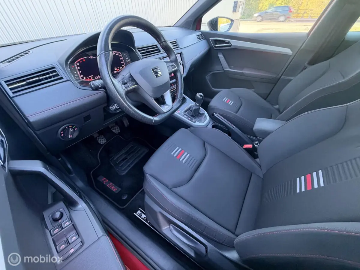 1.0 TSI 110pk FR Business Intense 2021 / Camera / Virtual cockpit / Trekhaak / Keyless / Carplay / NAP