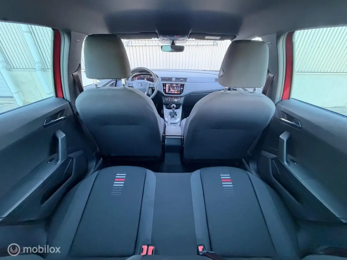 1.0 TSI 110pk FR Business Intense 2021 / Camera / Virtual cockpit / Trekhaak / Keyless / Carplay / NAP
