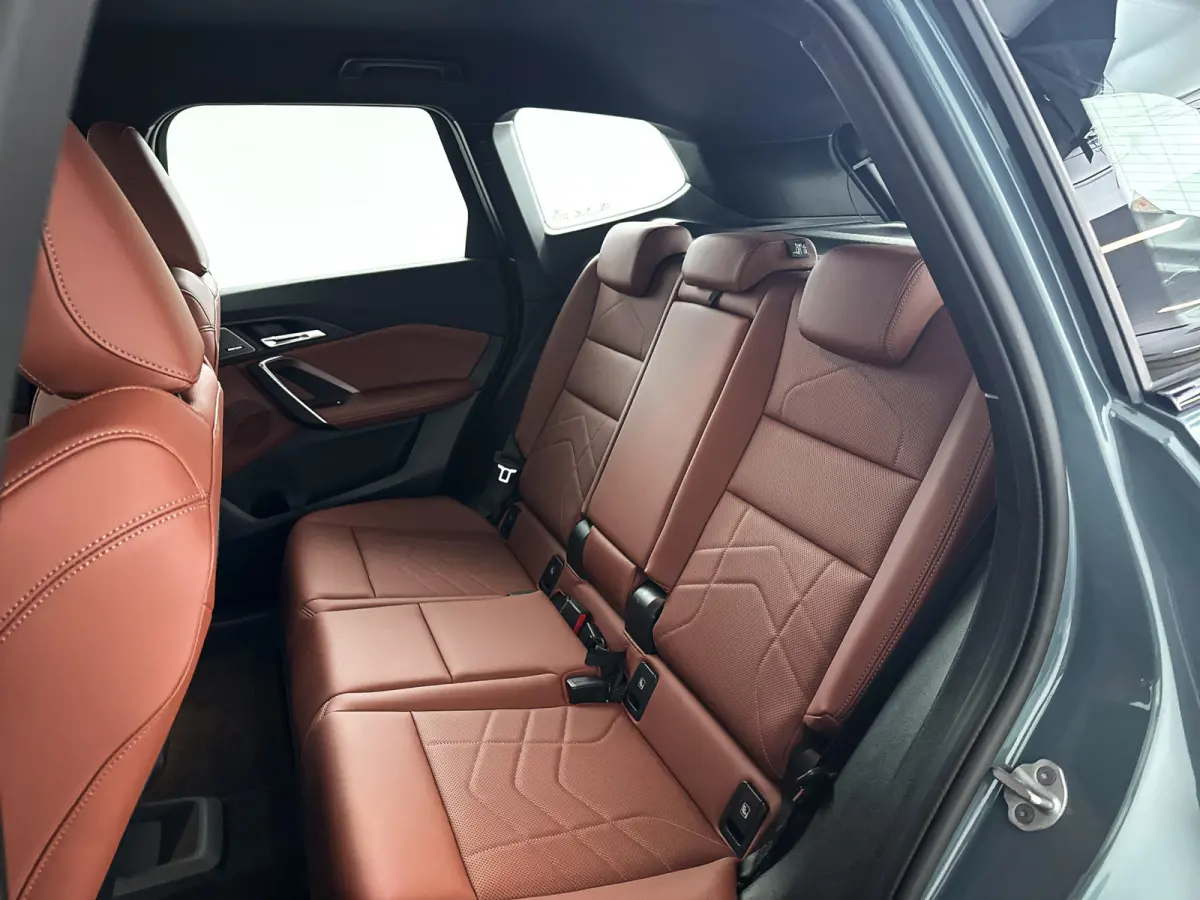 xDrive25e | Parkeercamera | Stoelverwarming | Harman Kardon | M-Sport pakket | Trekhaak
