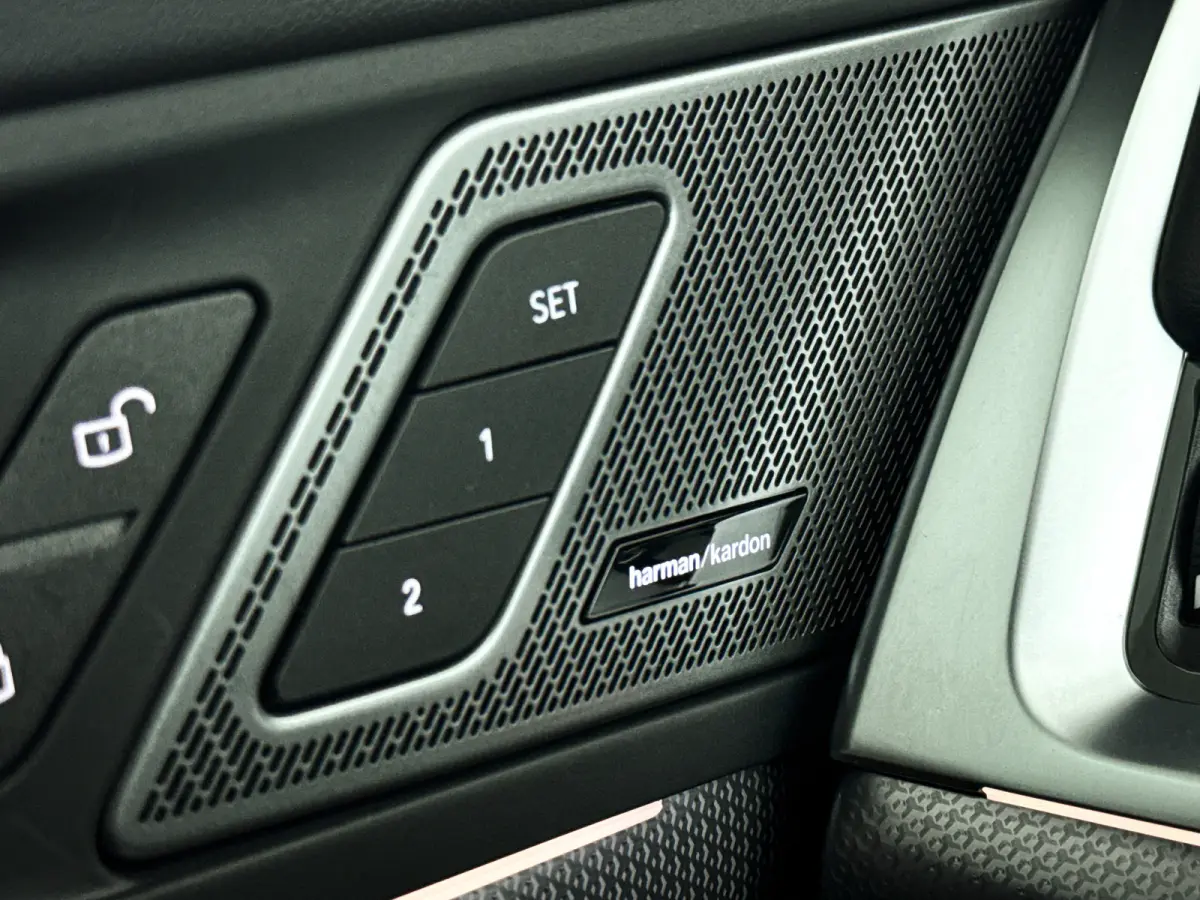 xDrive25e | Parkeercamera | Stoelverwarming | Harman Kardon | M-Sport pakket | Trekhaak