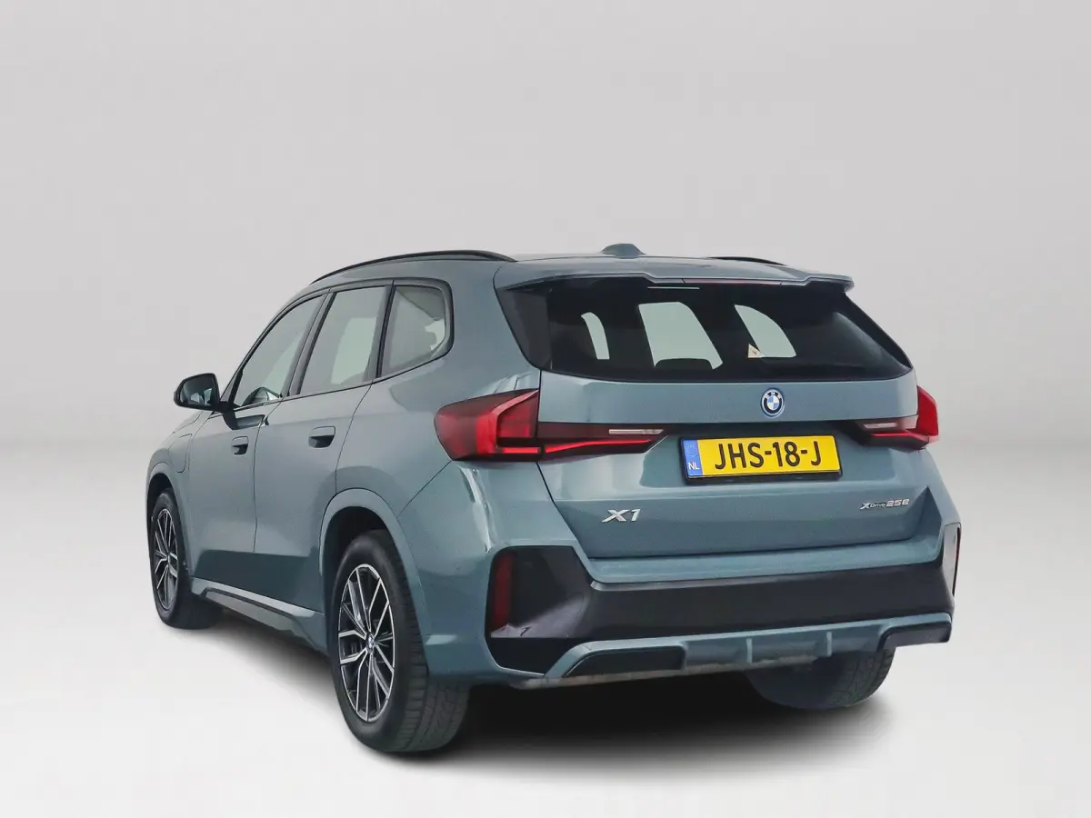 xDrive25e | Parkeercamera | Stoelverwarming | Harman Kardon | M-Sport pakket | Trekhaak