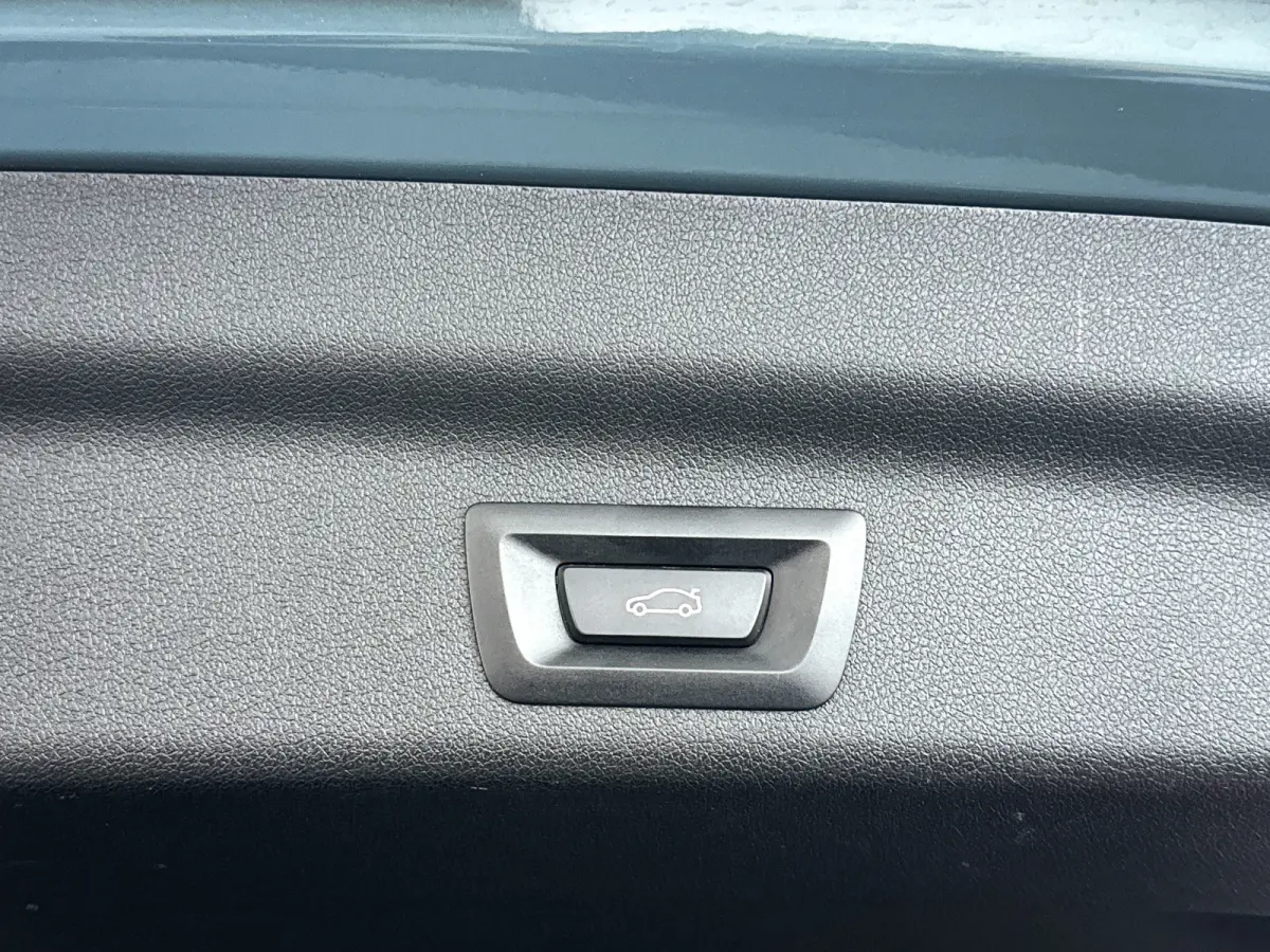 xDrive25e | Parkeercamera | Stoelverwarming | Harman Kardon | M-Sport pakket | Trekhaak