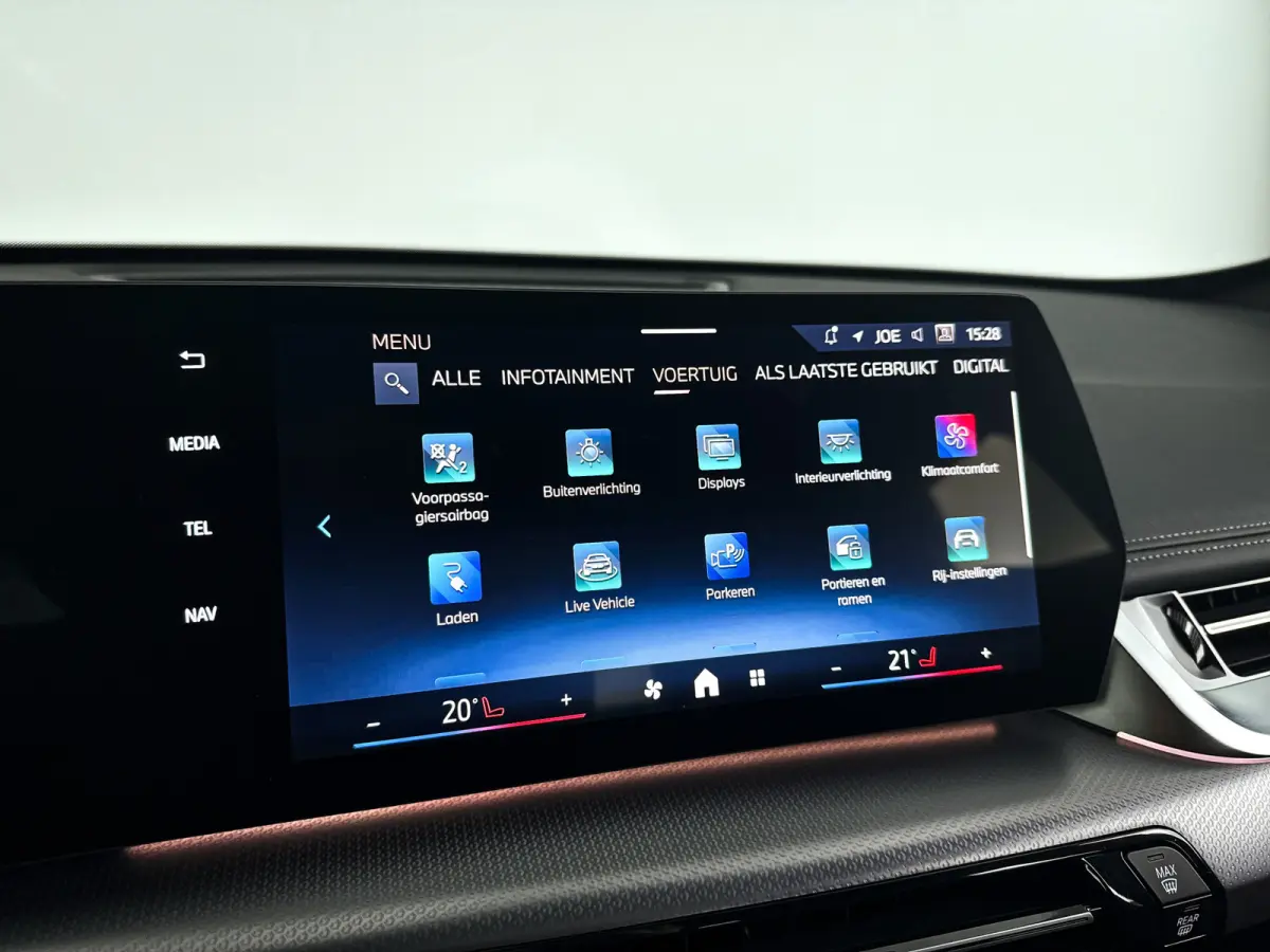 xDrive25e | Parkeercamera | Stoelverwarming | Harman Kardon | M-Sport pakket | Trekhaak