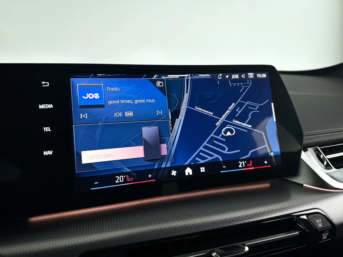 xDrive25e | Parkeercamera | Stoelverwarming | Harman Kardon | M-Sport pakket | Trekhaak