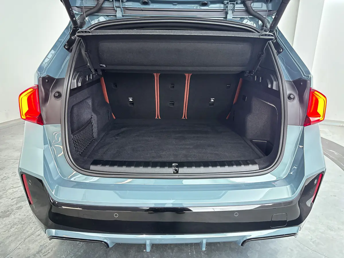 xDrive25e | Parkeercamera | Stoelverwarming | Harman Kardon | M-Sport pakket | Trekhaak
