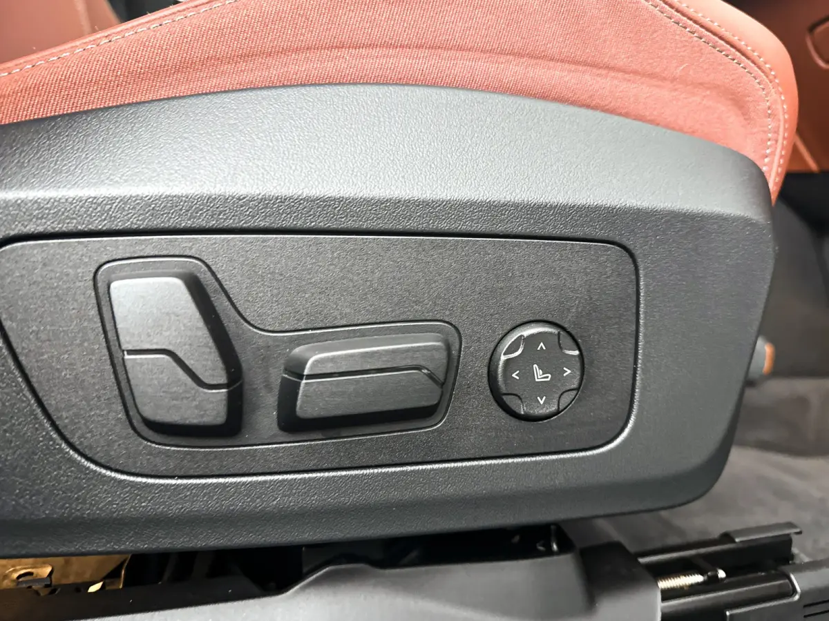 xDrive25e | Parkeercamera | Stoelverwarming | Harman Kardon | M-Sport pakket | Trekhaak