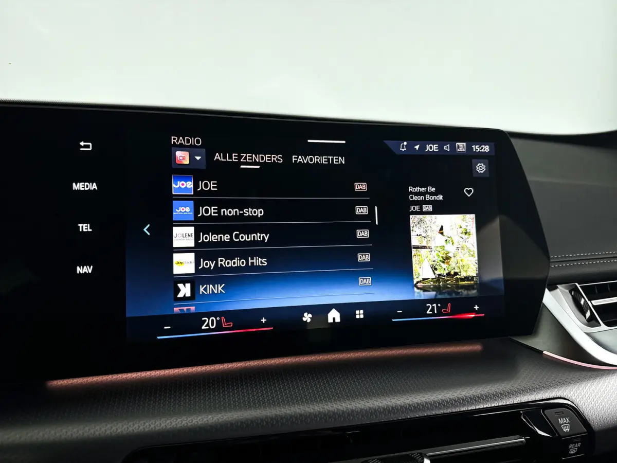 xDrive25e | Parkeercamera | Stoelverwarming | Harman Kardon | M-Sport pakket | Trekhaak