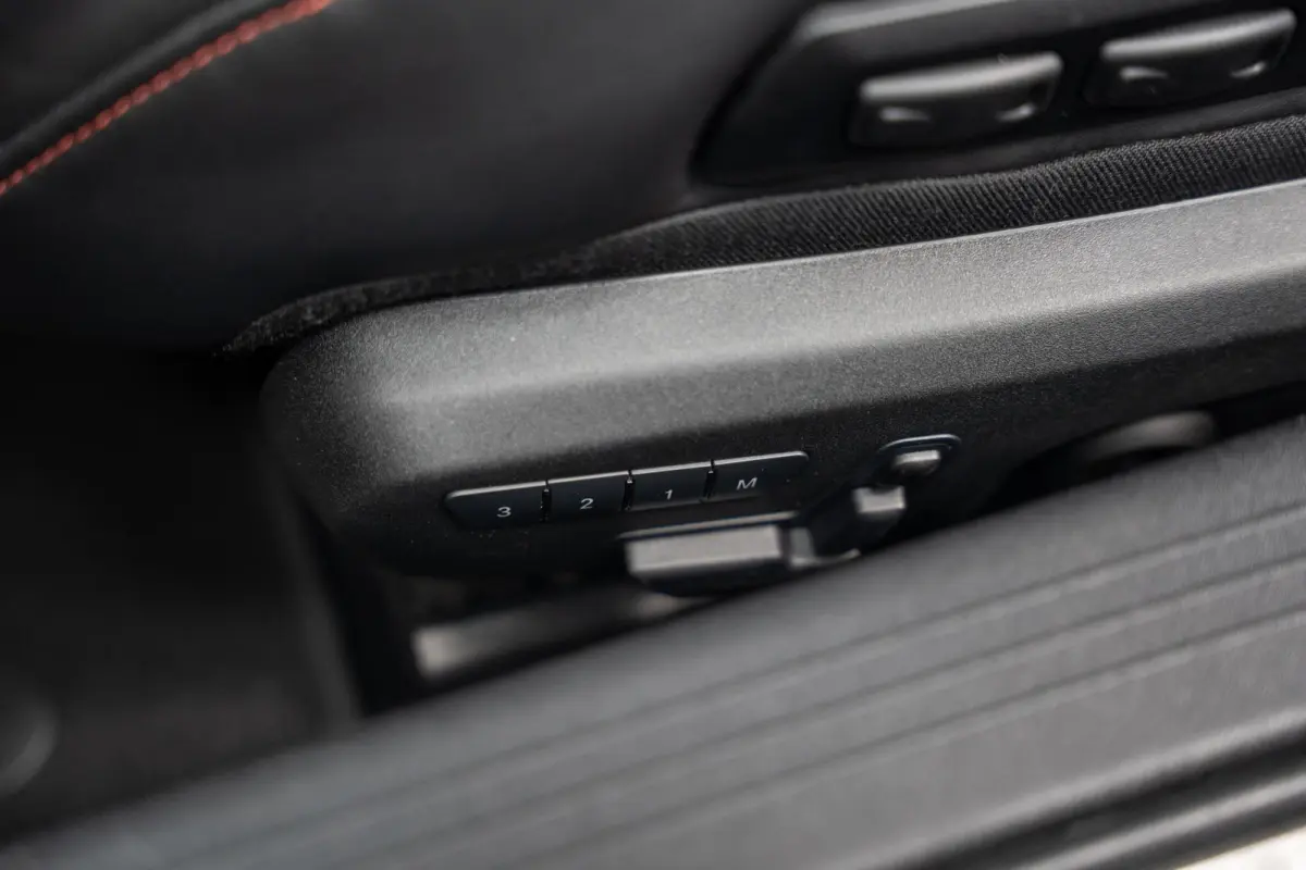 4.0 S*NL AUTO*CERAMIC*PERF.SEAT*750PK*H&R*CARPLAY*