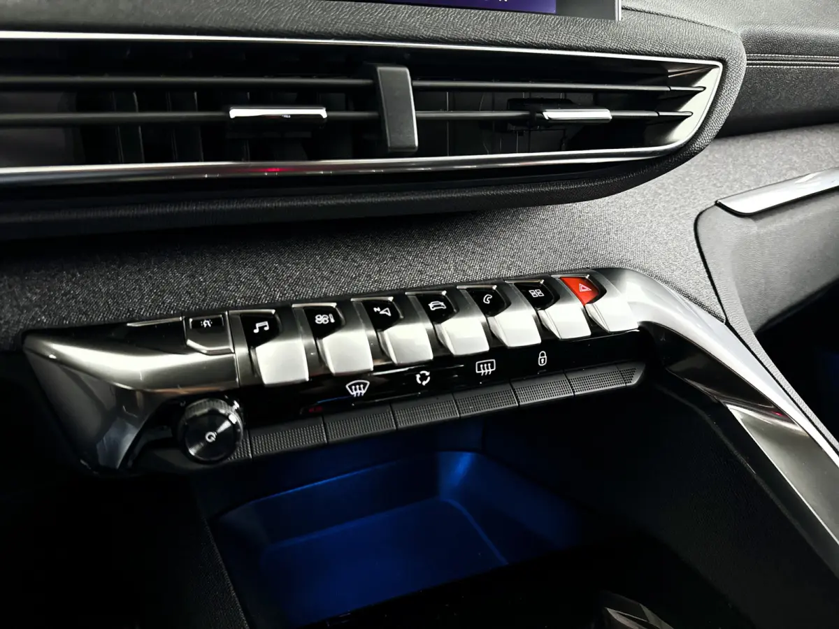 1.2 PureTech GT Line | Parkeercamera | Focal audio | Navigatie | Cruise control | BLIS