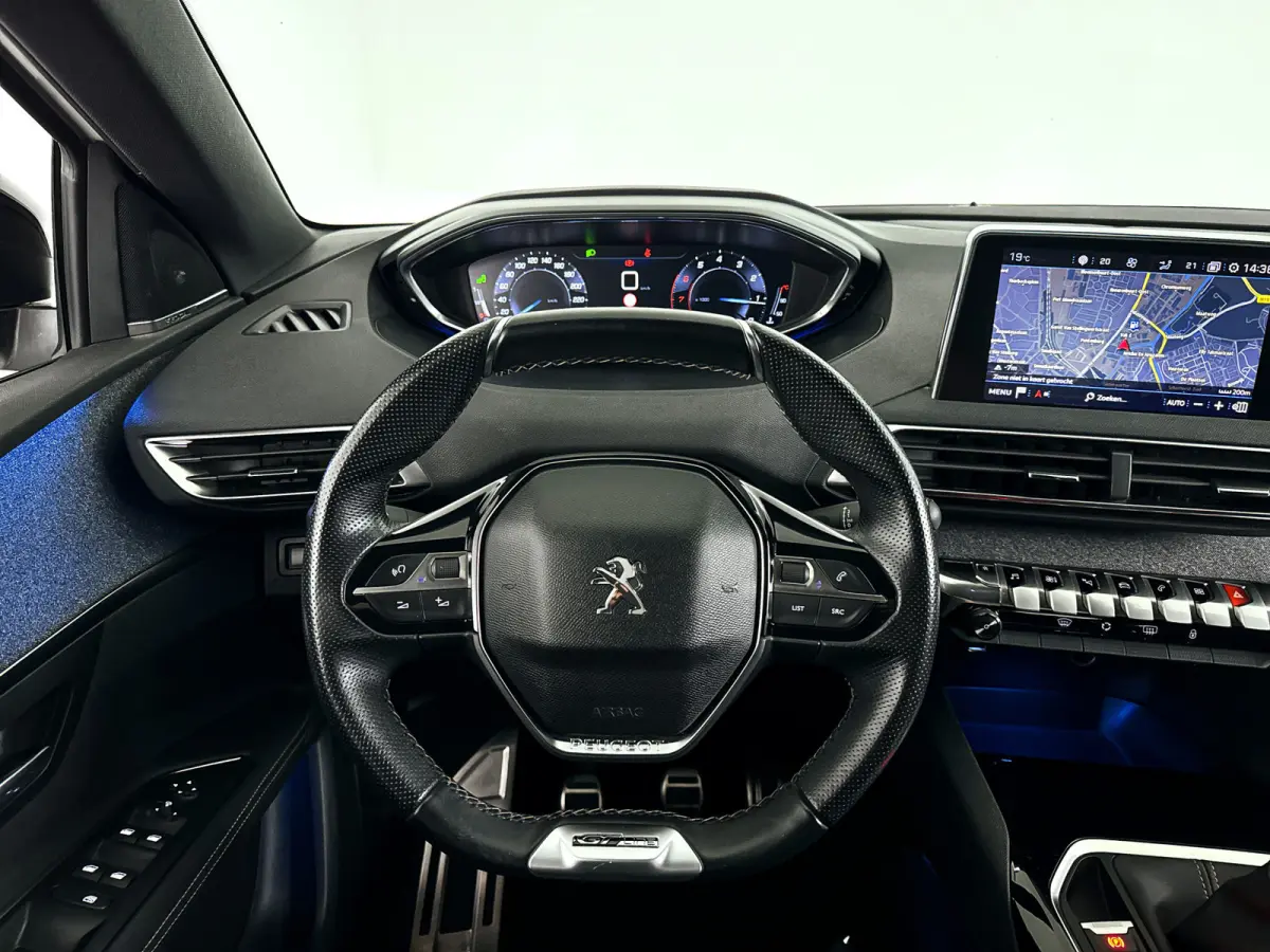 1.2 PureTech GT Line | Parkeercamera | Focal audio | Navigatie | Cruise control | BLIS