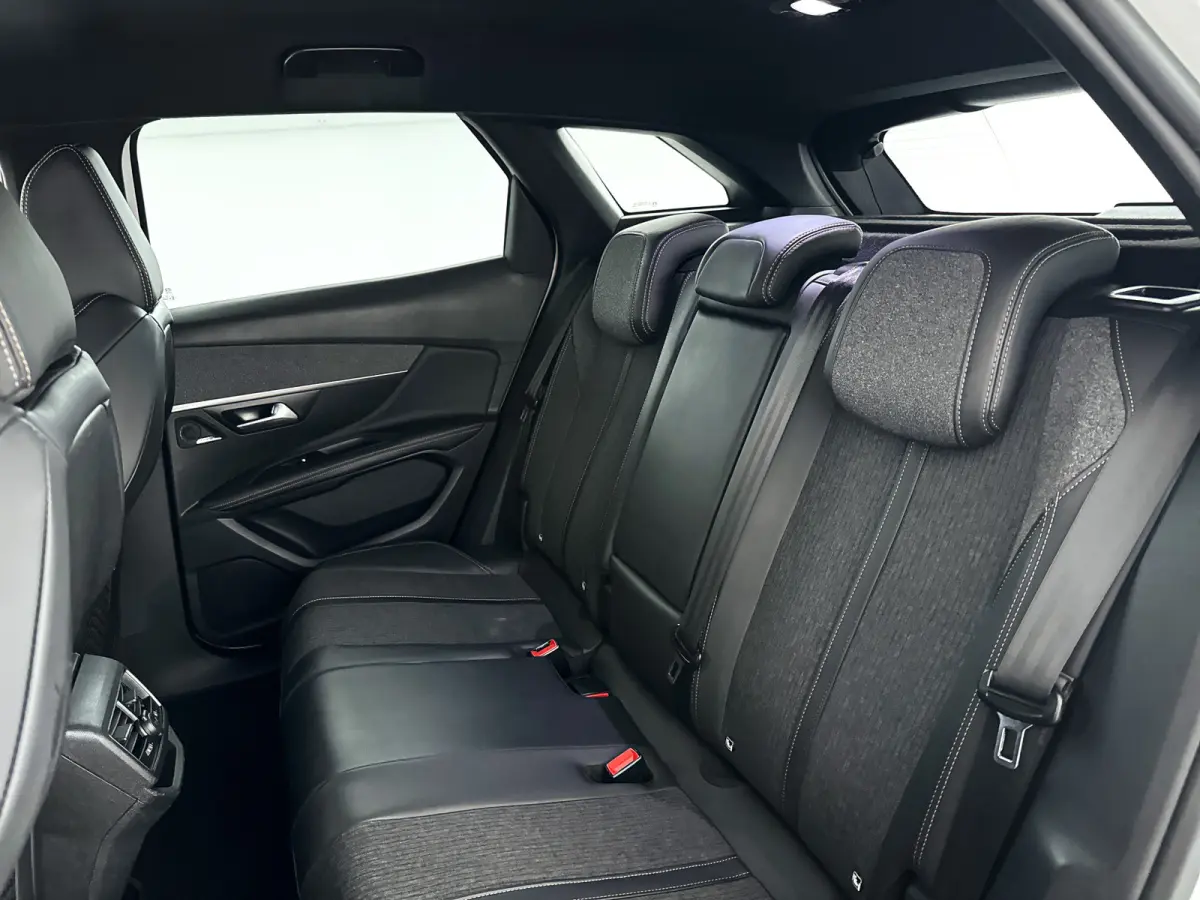 1.2 PureTech GT Line | Parkeercamera | Focal audio | Navigatie | Cruise control | BLIS