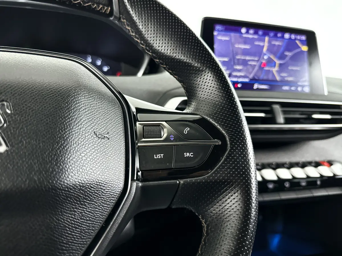 1.2 PureTech GT Line | Parkeercamera | Focal audio | Navigatie | Cruise control | BLIS