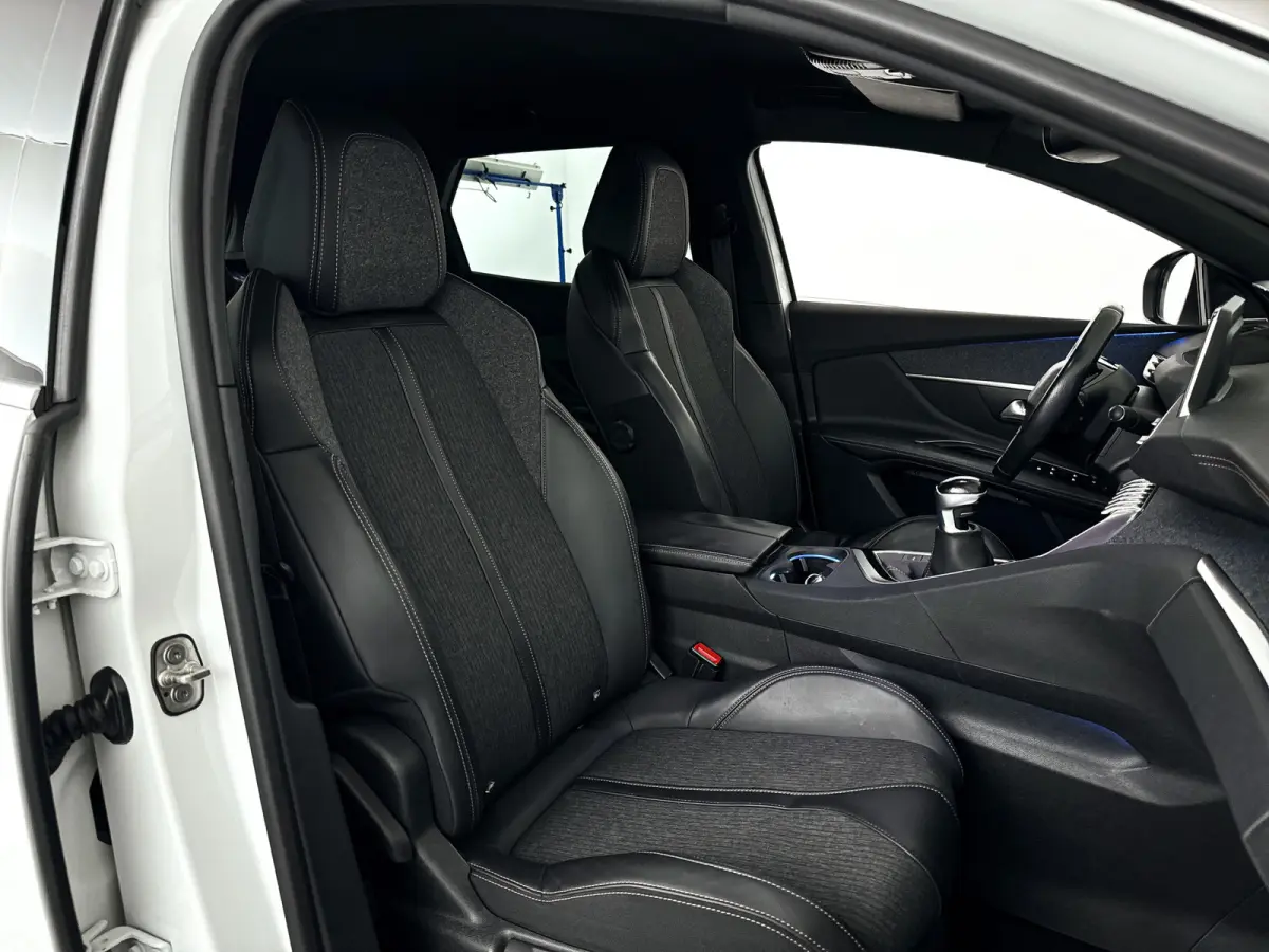 1.2 PureTech GT Line | Parkeercamera | Focal audio | Navigatie | Cruise control | BLIS