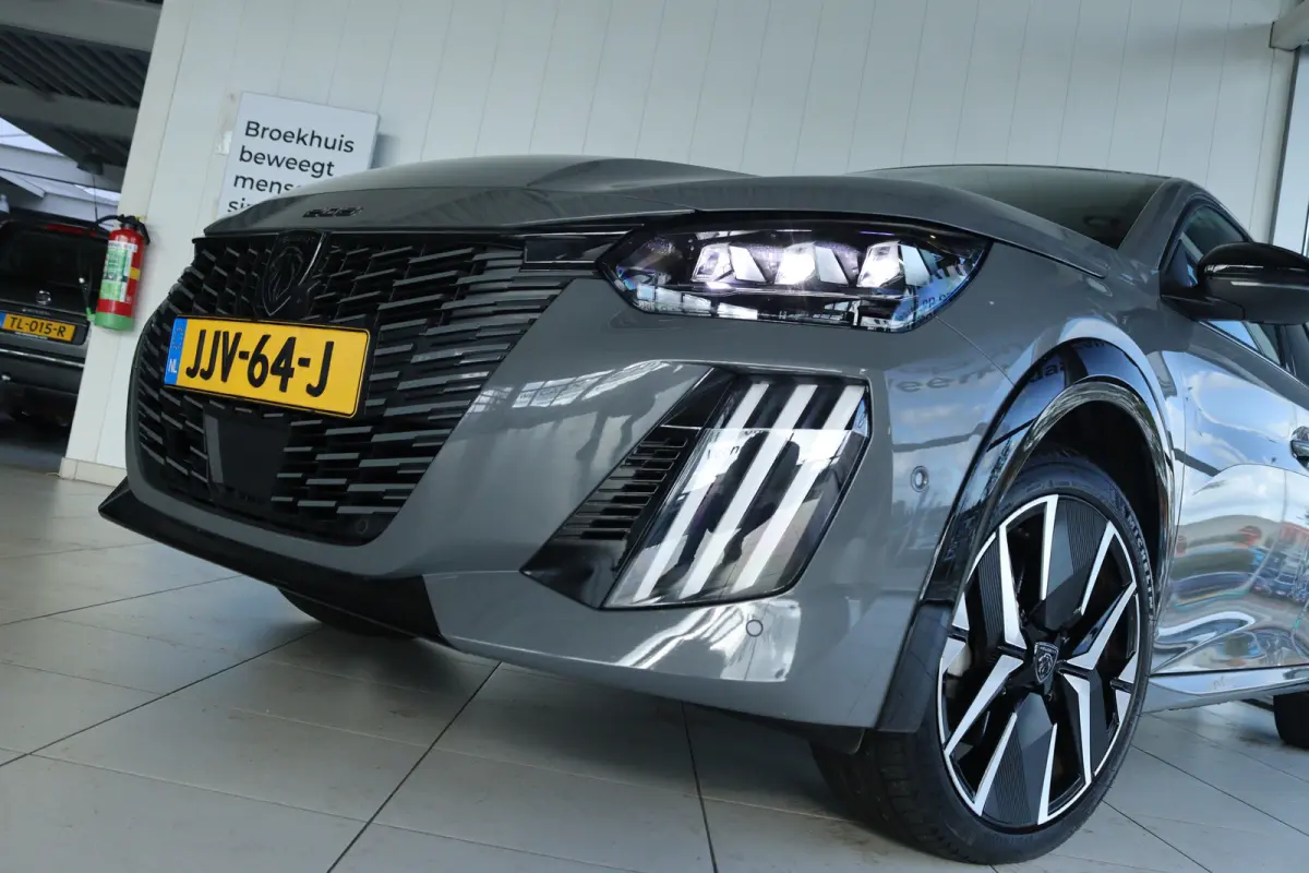 GT Avantage 51 kWh | Adapt. Cruise | Stoelverwarming | 360 Camera | Massage | Carplay | Alcantara | Keyless | LED | Climate | 17 Inch |