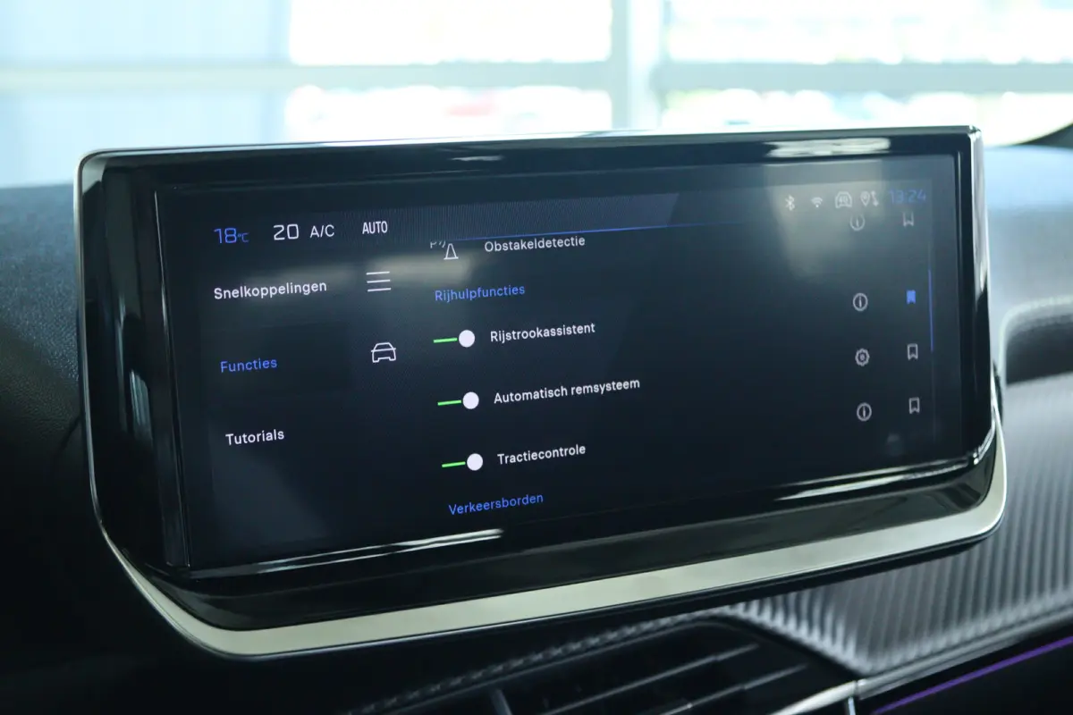 GT Avantage 51 kWh | Adapt. Cruise | Stoelverwarming | 360 Camera | Massage | Carplay | Alcantara | Keyless | LED | Climate | 17 Inch |
