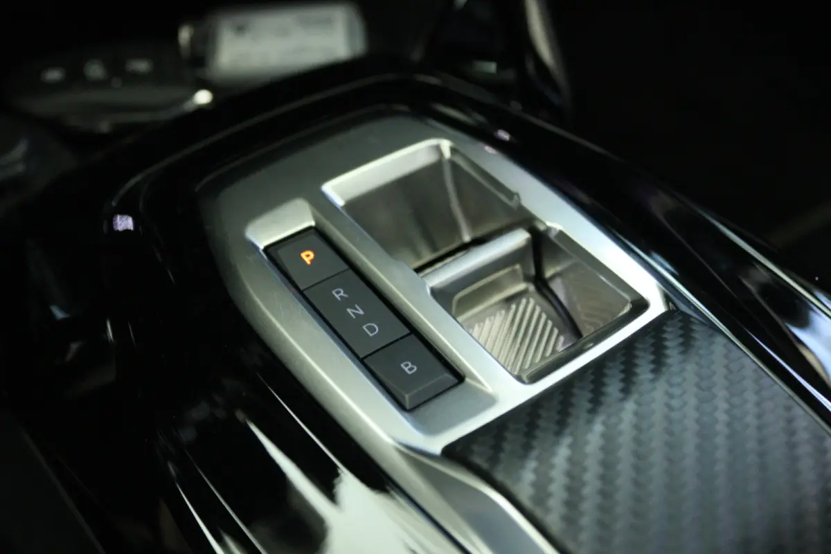 GT Avantage 51 kWh | Adapt. Cruise | Stoelverwarming | 360 Camera | Massage | Carplay | Alcantara | Keyless | LED | Climate | 17 Inch |