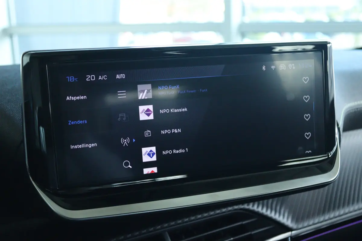 GT Avantage 51 kWh | Adapt. Cruise | Stoelverwarming | 360 Camera | Massage | Carplay | Alcantara | Keyless | LED | Climate | 17 Inch |