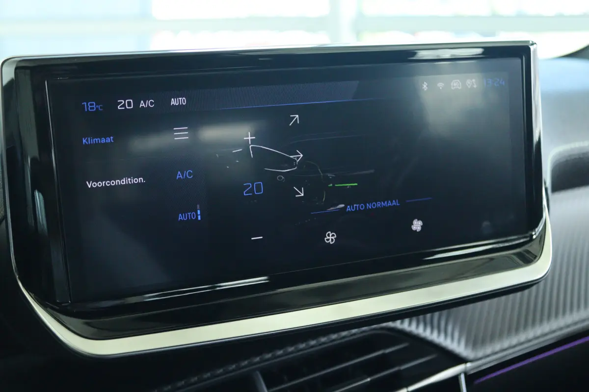 GT Avantage 51 kWh | Adapt. Cruise | Stoelverwarming | 360 Camera | Massage | Carplay | Alcantara | Keyless | LED | Climate | 17 Inch |