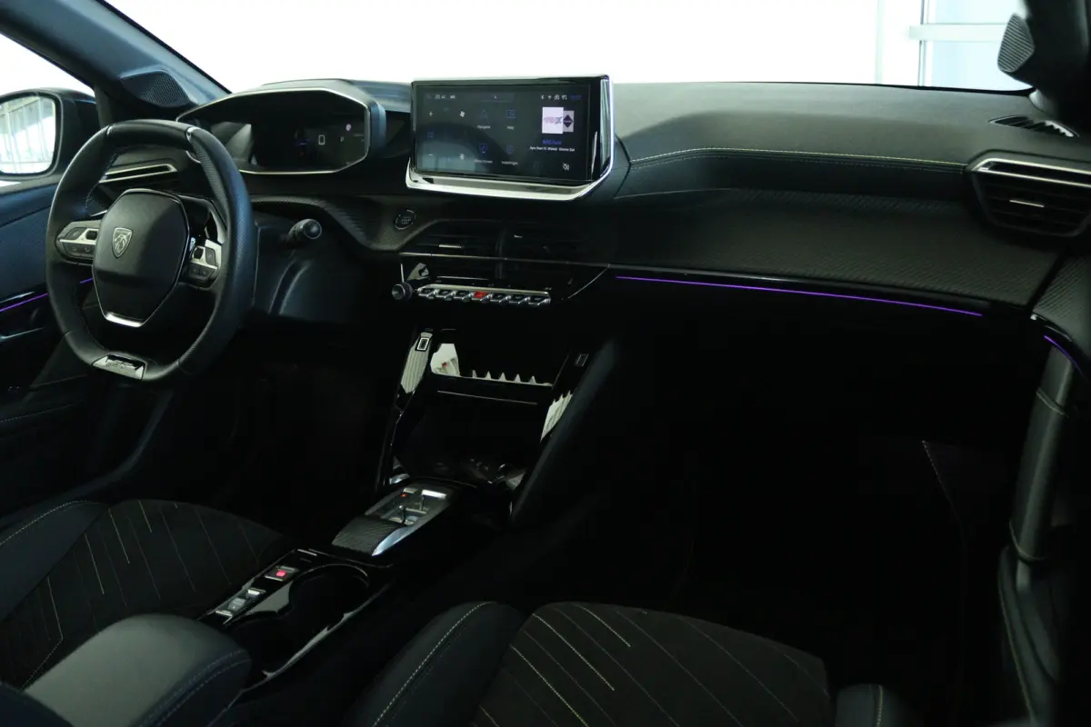 GT Avantage 51 kWh | Adapt. Cruise | Stoelverwarming | 360 Camera | Massage | Carplay | Alcantara | Keyless | LED | Climate | 17 Inch |