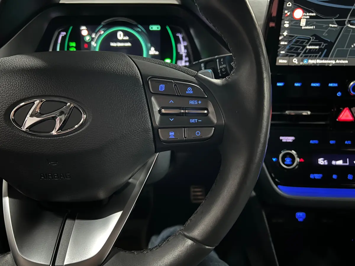 1.6 GDi Premium - Plus Sky Hybrid Automaat