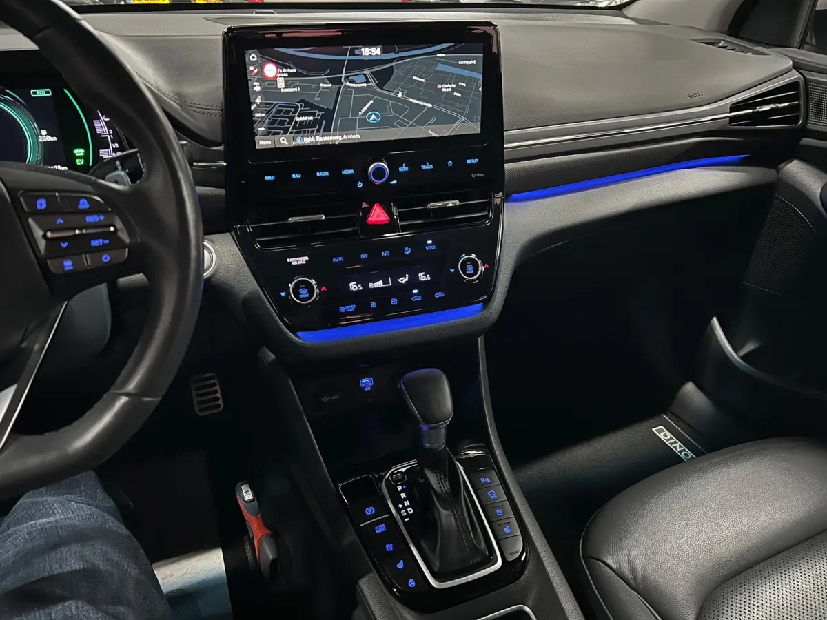 1.6 GDi Premium - Plus Sky Hybrid Automaat